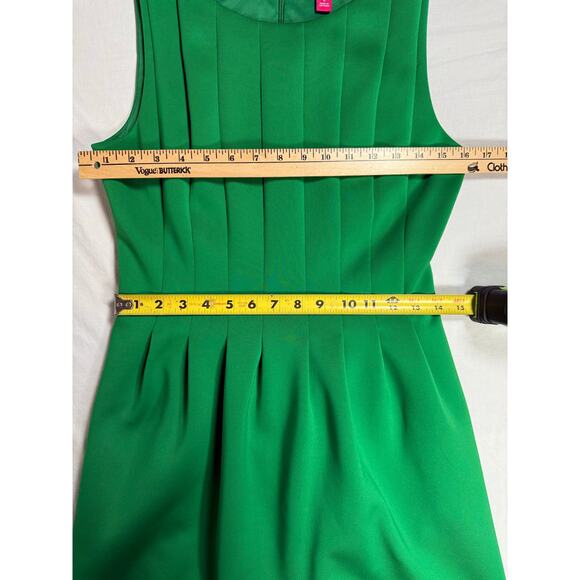 Vince Camuto Fit and Flare Dress Pleated Green Sleeveless Size 6 - Picture 5 of 11
